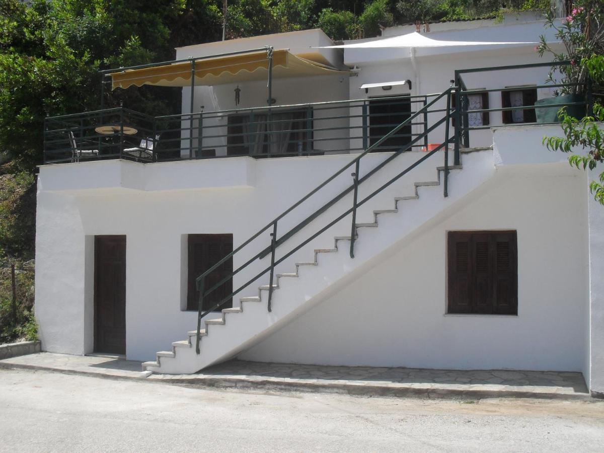 Kamari Guesthouse Keramidhion Exterior photo